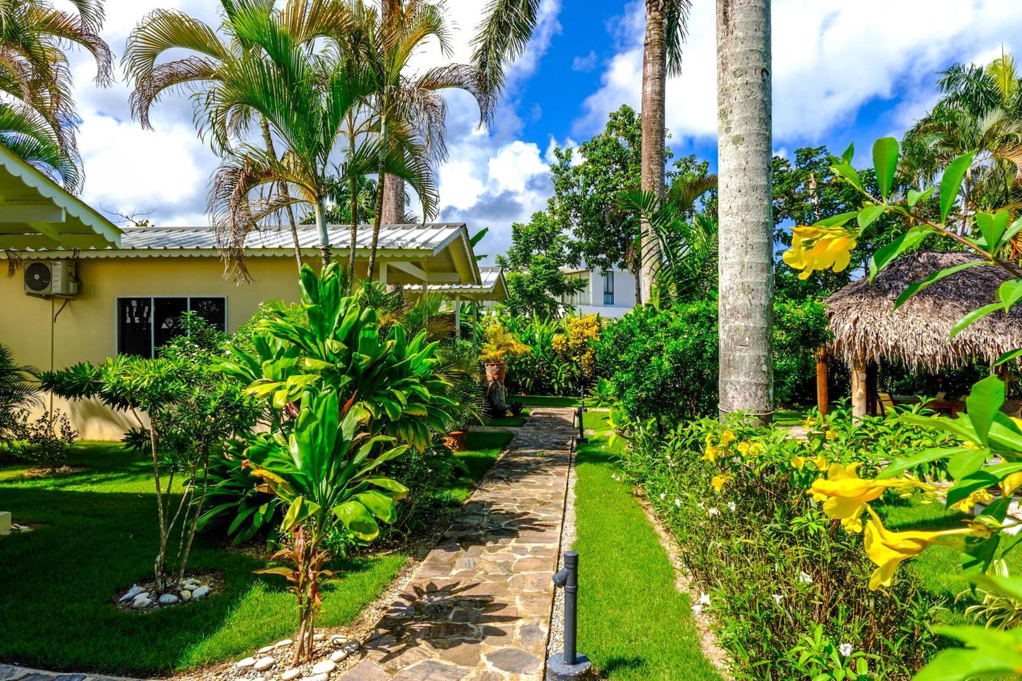 Hotel Enjoy Las Terrenas Exterior photo